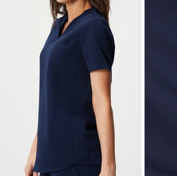 Fabletics Scrub Set- Ion Pants in MP and Vital top in S - Picture 9 of 10